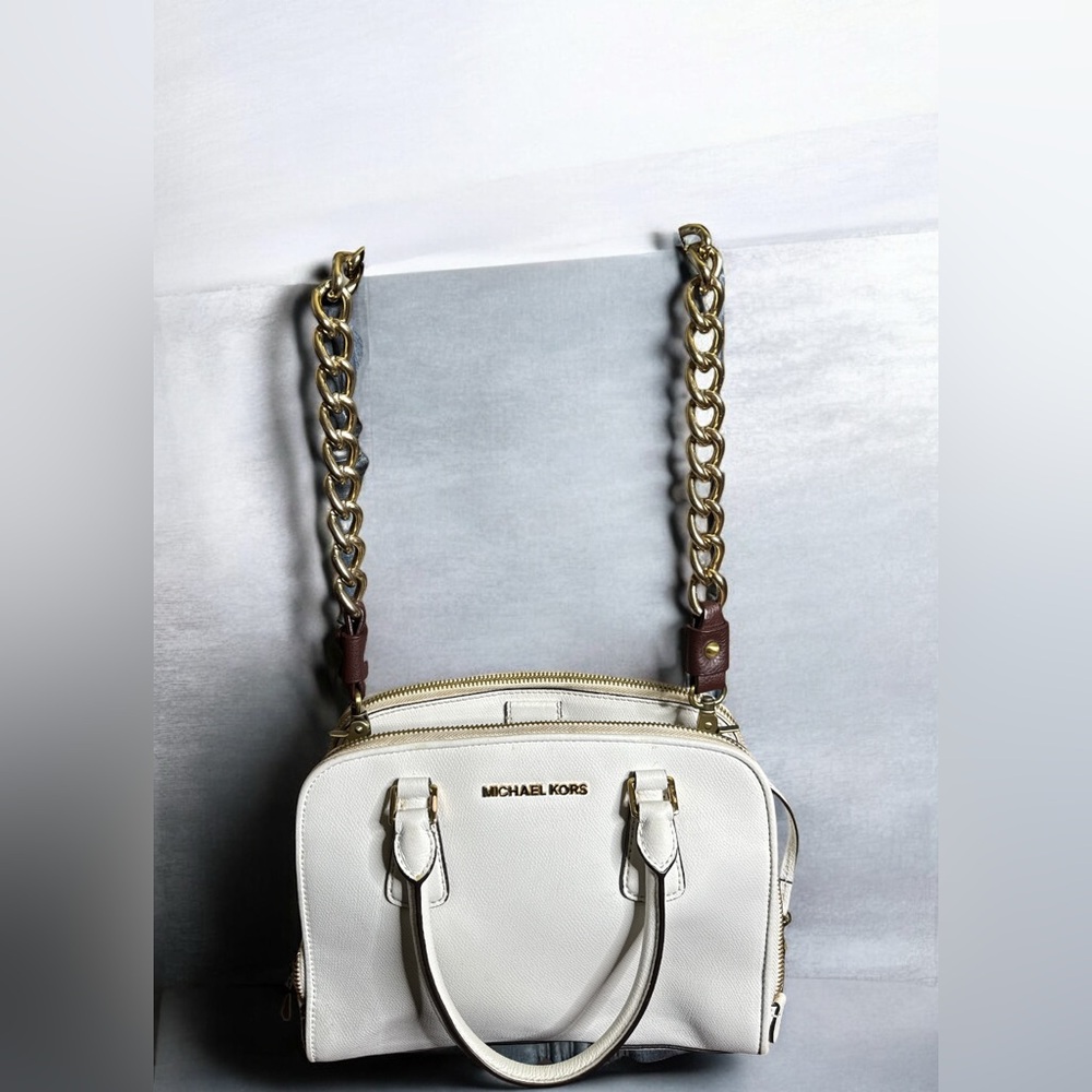 Michael Kors Cream Shoulder Bag with Gold Chain